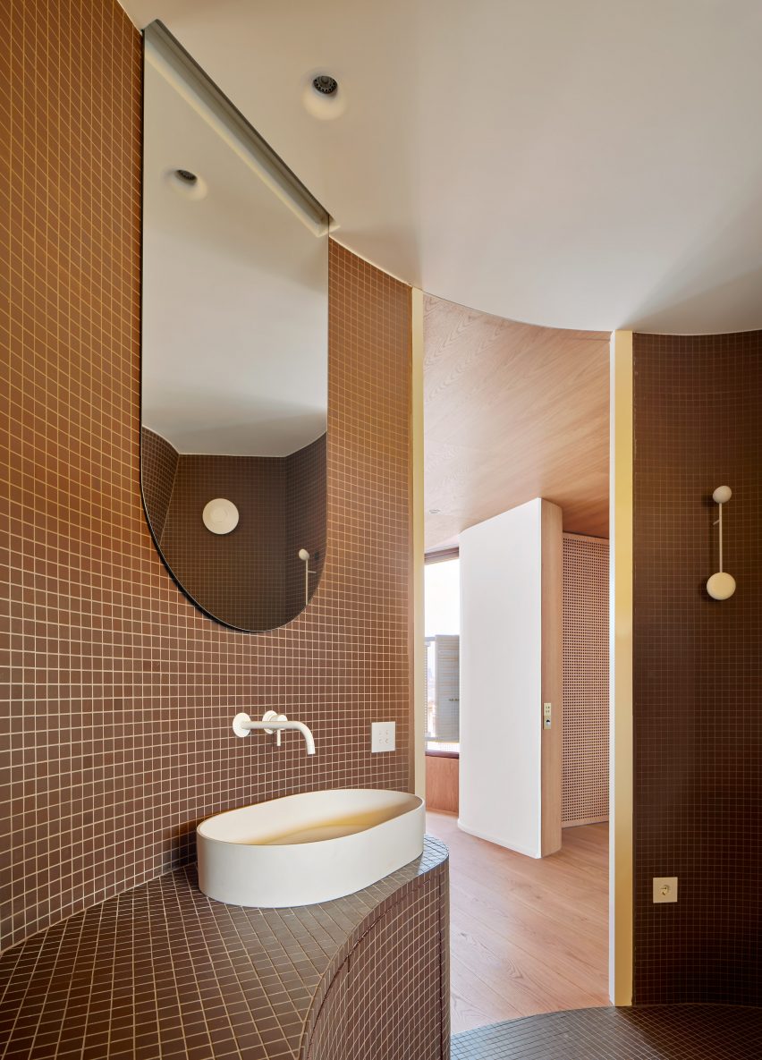 Unit 1040 apartment renovation by Studio Noju within Torres Blancas in Madrid