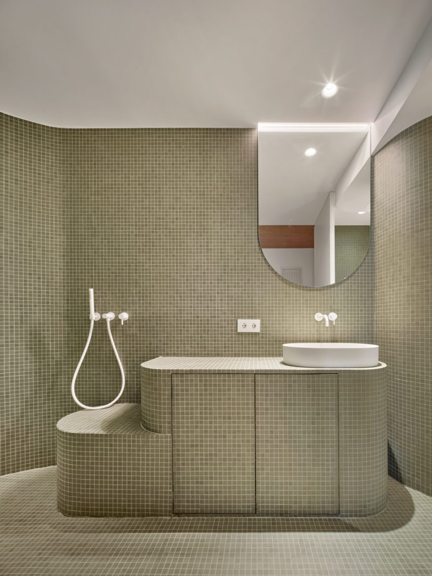 Unit 1040 apartment renovation by Studio Noju within Torres Blancas in Madrid