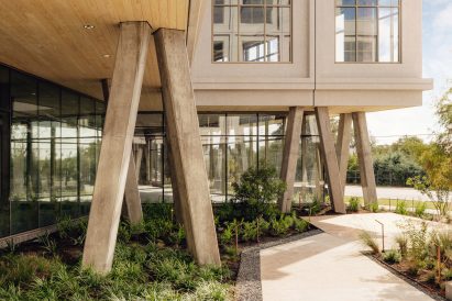 Office building with slanted structural concrete columns