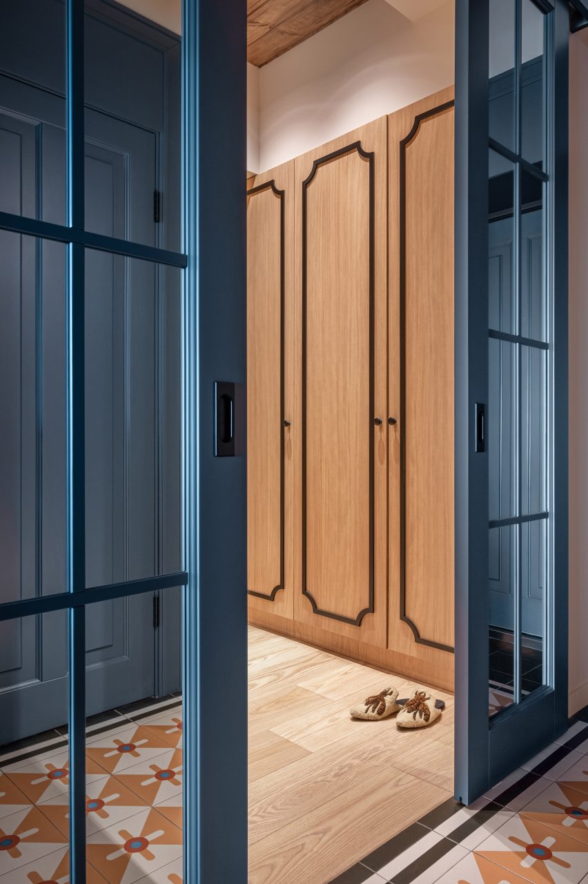 Interior of Kyiv apartment by Yana Molodykh
