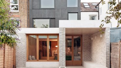 Exterior image of Courtyard House by Yellow Cloud Studio