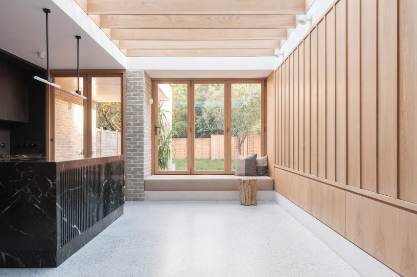 Courtyard House by Yellow Cloud Studio