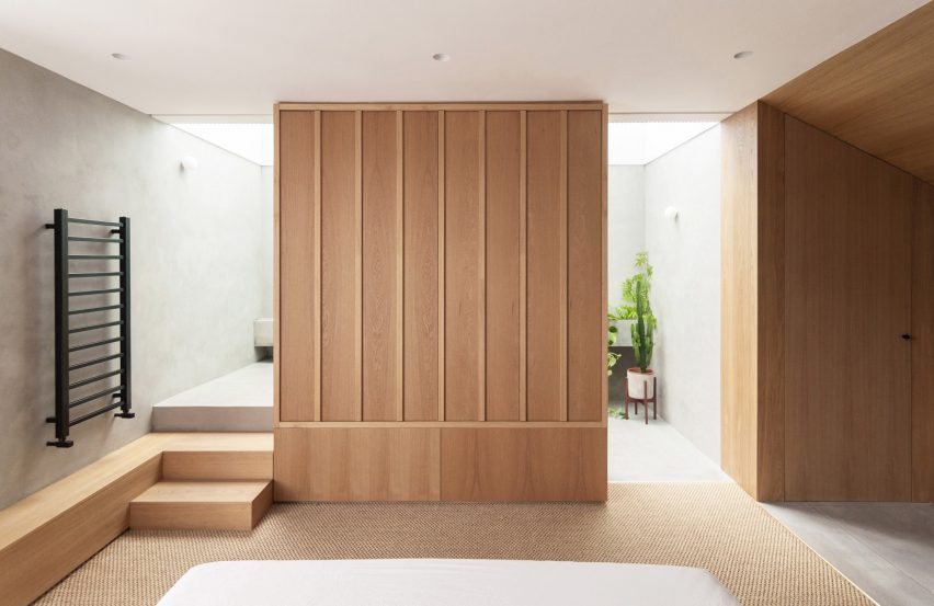 Courtyard House by Yellow Cloud Studio