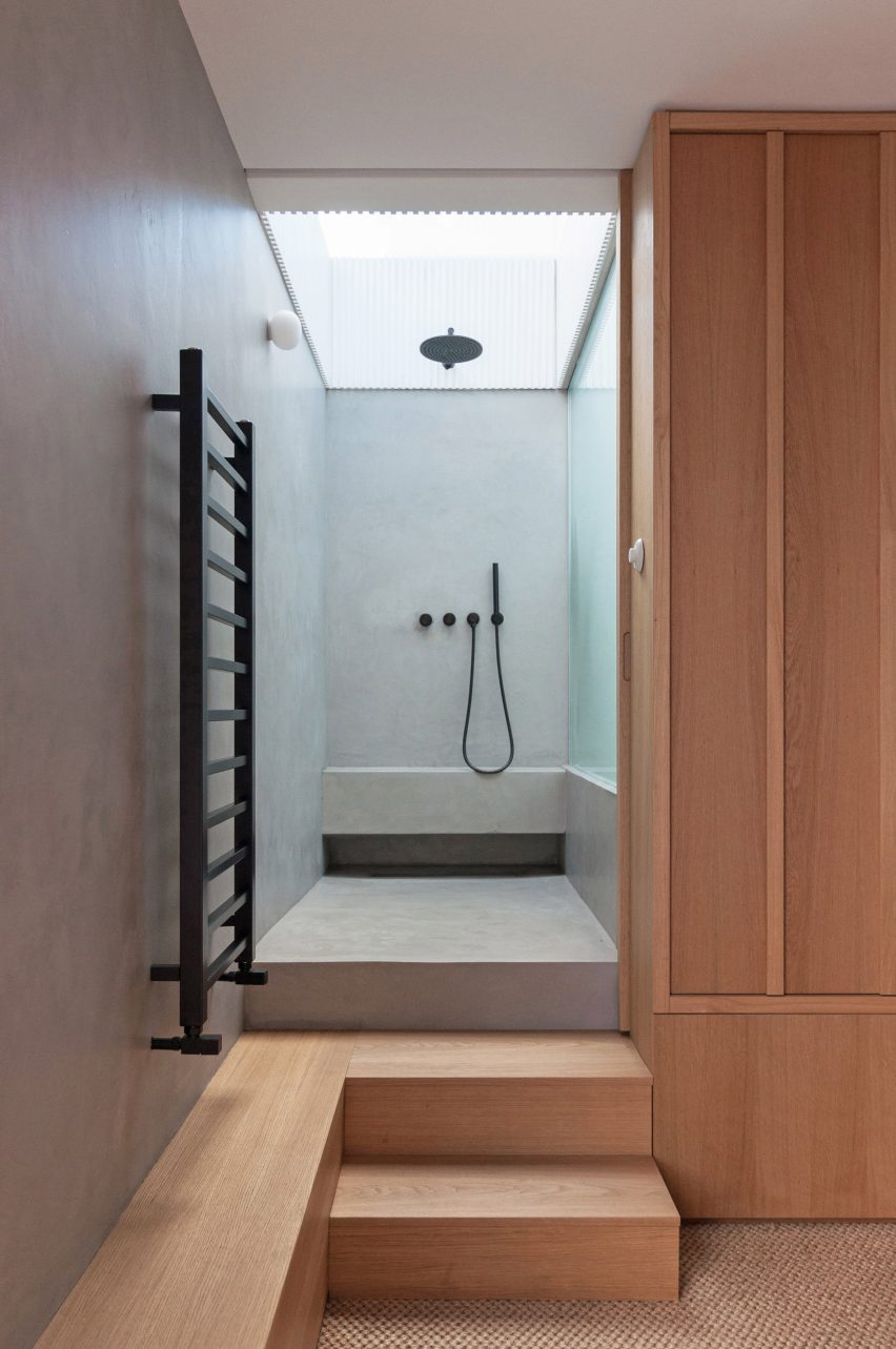 Courtyard House by Yellow Cloud Studio