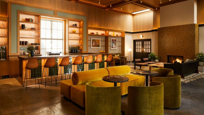 Lounge and bar at Chief LA