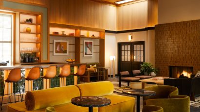 Lounge and bar at Chief LA