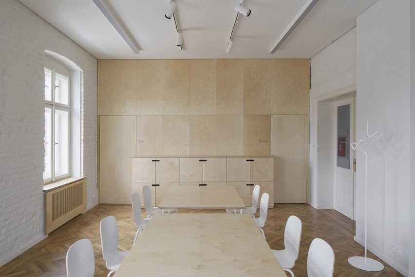 IGI Library by Atak Architekti