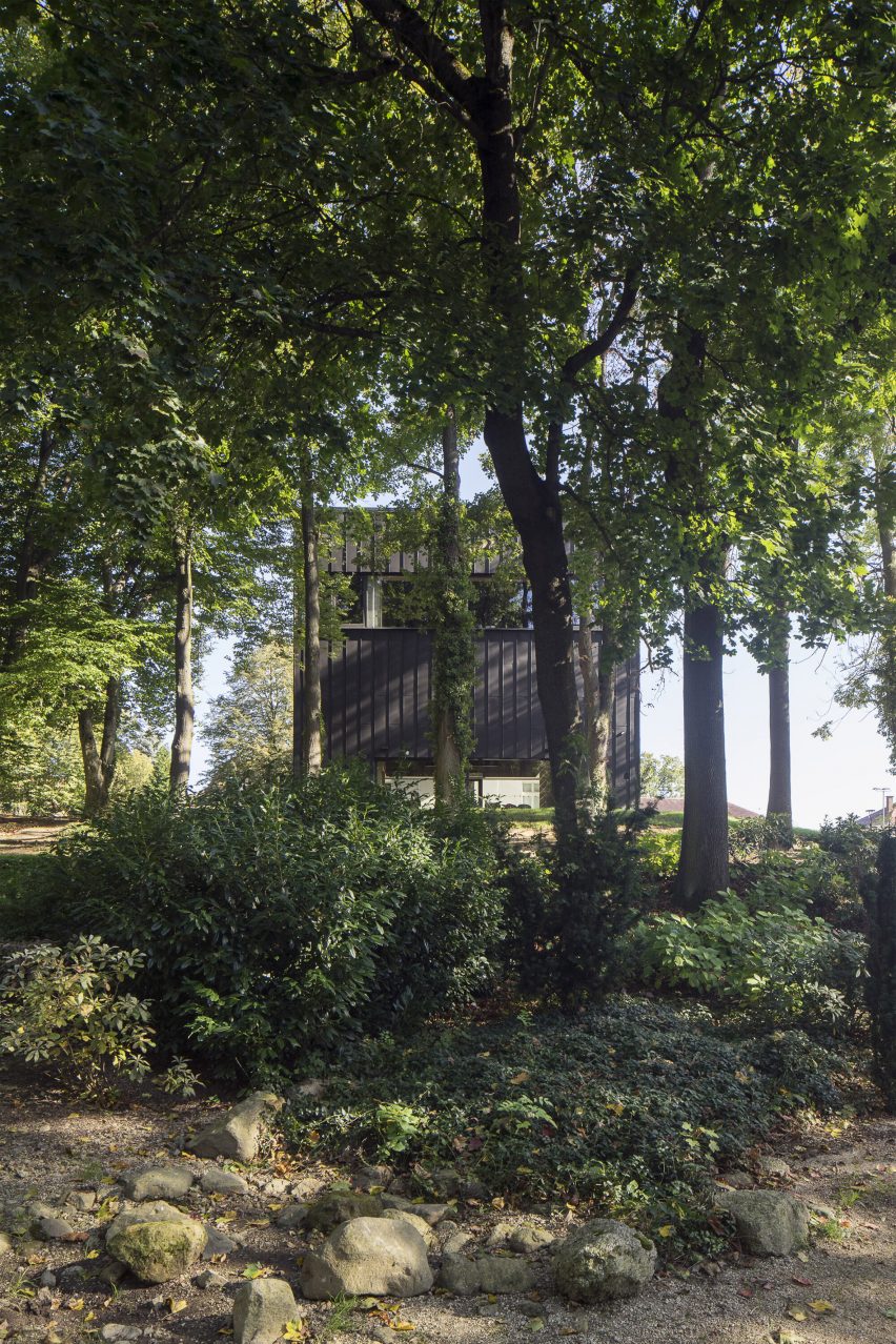 IGI Library by Atak Architekti