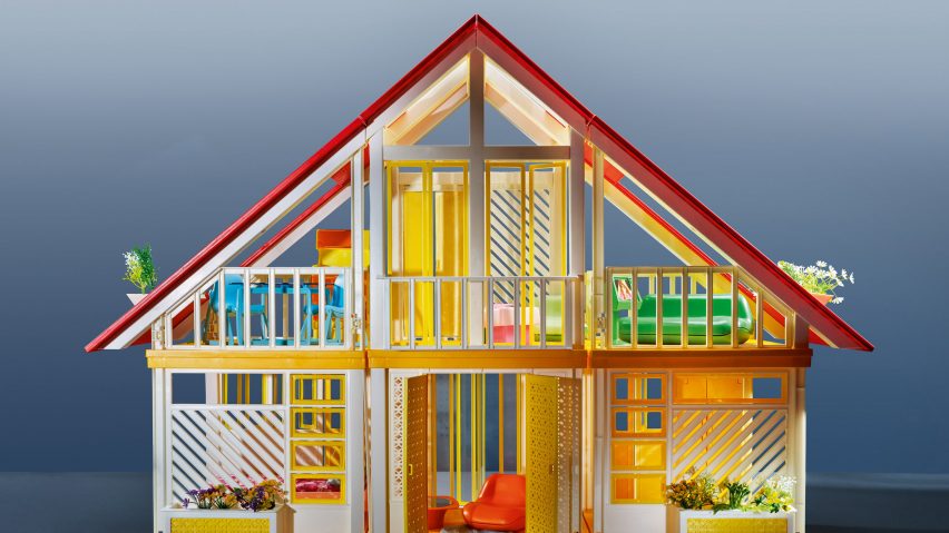 Barbie Dreamhouse shaped like a cabin