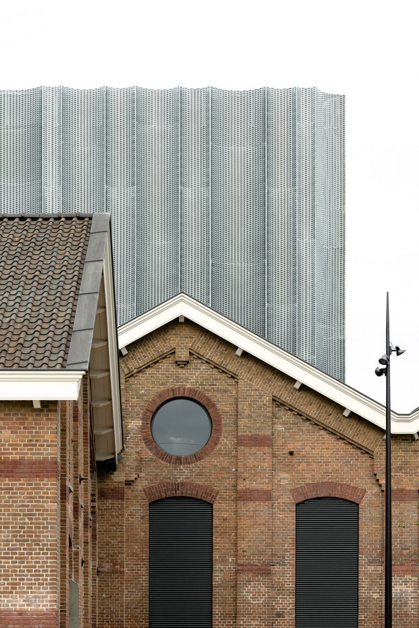 Exterior of Bovenbouwwerkplaats community hub in Utrecht by Studioninedots