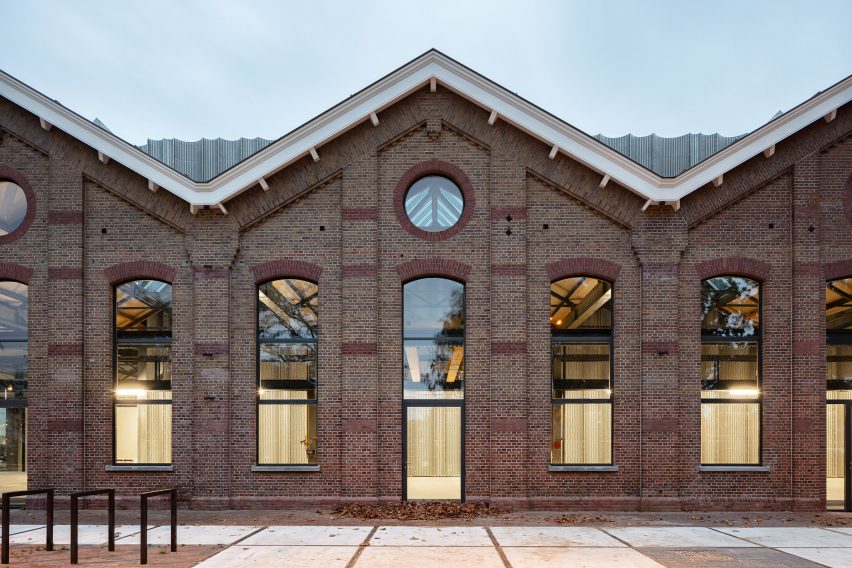 Exterior of Bovenbouwwerkplaats community hub in Utrecht by Studioninedots