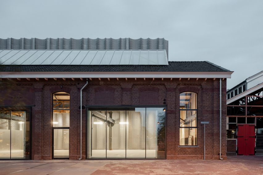 Exterior of Bovenbouwwerkplaats community hub in Utrecht by Studioninedots