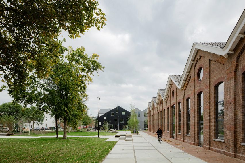 Exterior of Bovenbouwwerkplaats community hub in Utrecht by Studioninedots