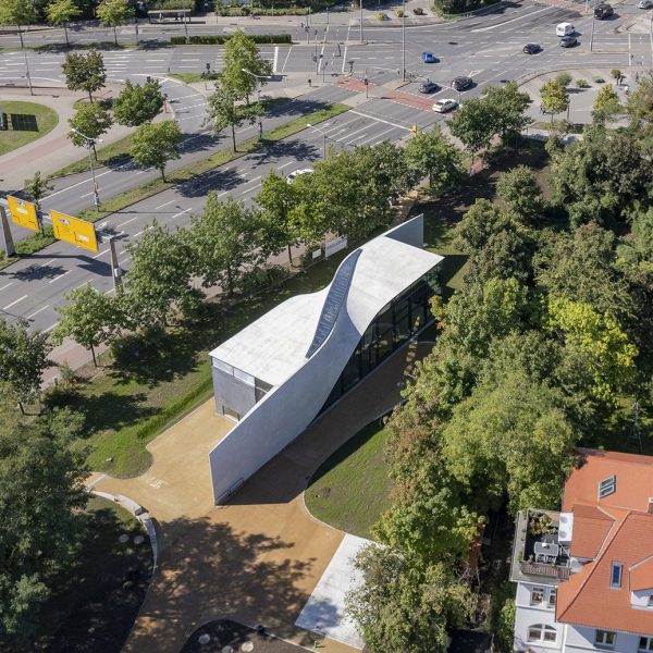 Cube building made from carbon concrete