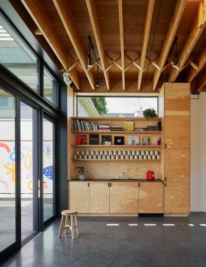 Kitchen in plywood
