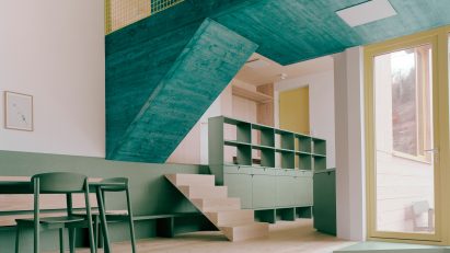 Split-level interior in Haus am Hang by AMUNT