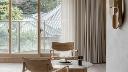 Living room in Hiroo Residence by Keiji Ashizawa