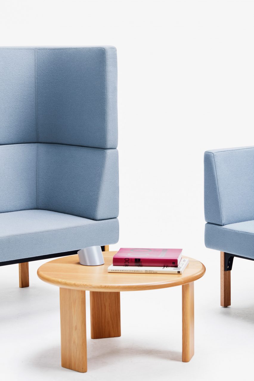 Close-up on a high-backed double seater unit and a low-backed single seater unit in the Homework collection by Derlot