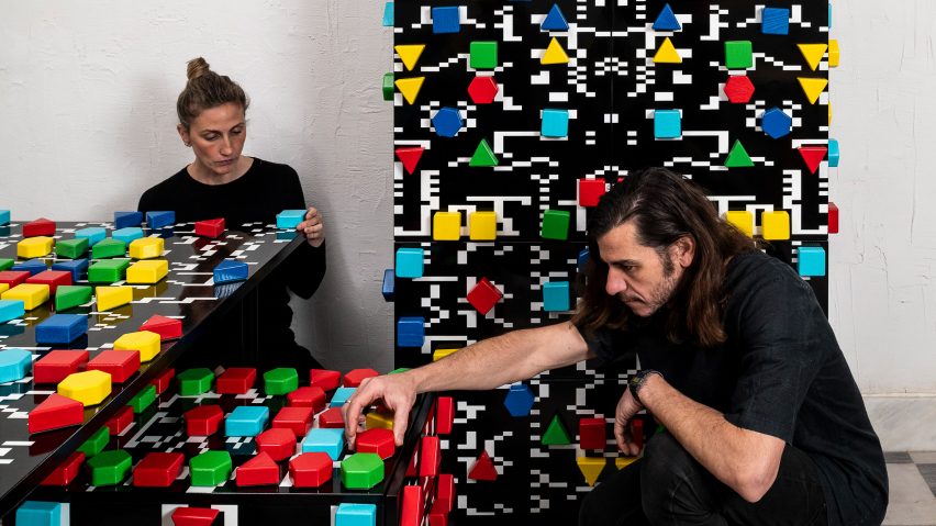 Office Game by Las Ánimas