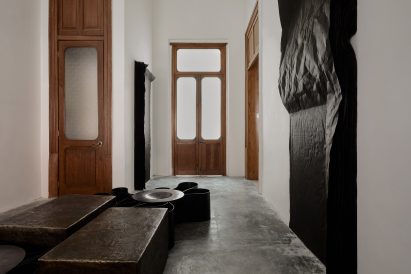 Masa gallery with stone works