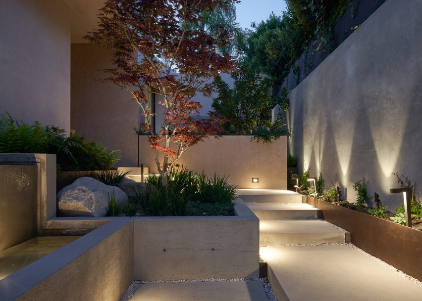 Canyon Terrace House by Montalba Architects