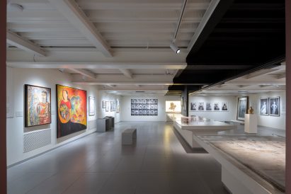 Enclosed art gallery in Bangalore