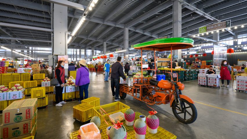 Open-air food market with tall ceilings by MVRDV