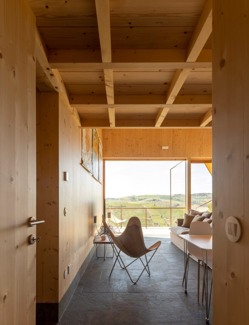 Interior of Quinta da Faísca apartments by Carlos Castanheira