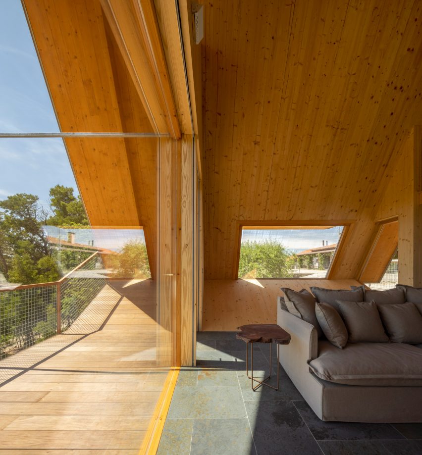 Quinta da Faísca apartments by Carlos Castanheira