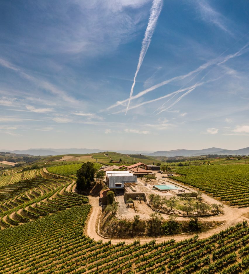 Aerial view of Quinta da Faísca apartments by Carlos Castanheira