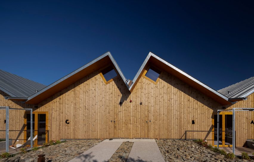 Quinta da Faísca apartments by Carlos Castanheira