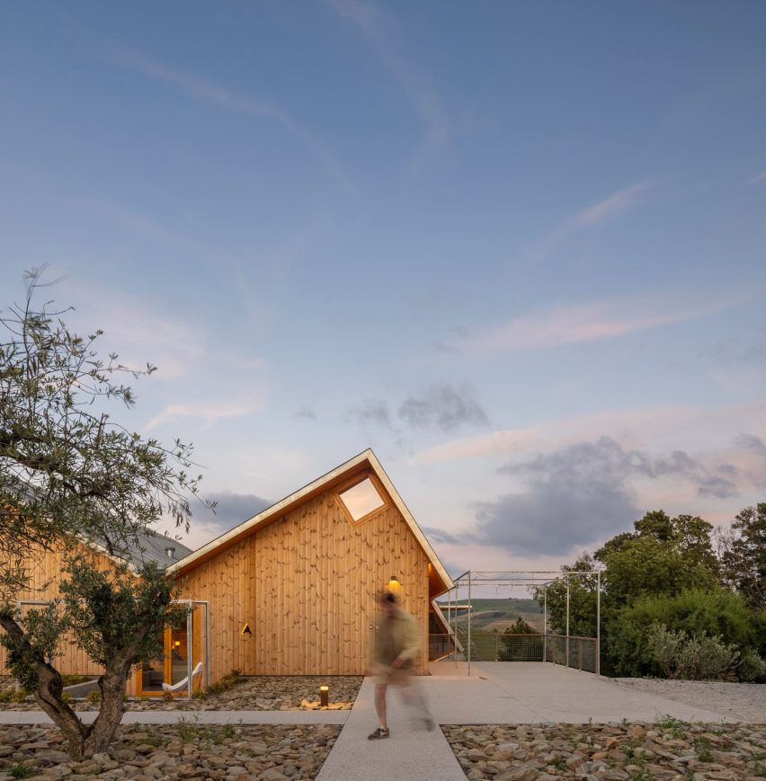 Quinta da Faísca apartments by Carlos Castanheira