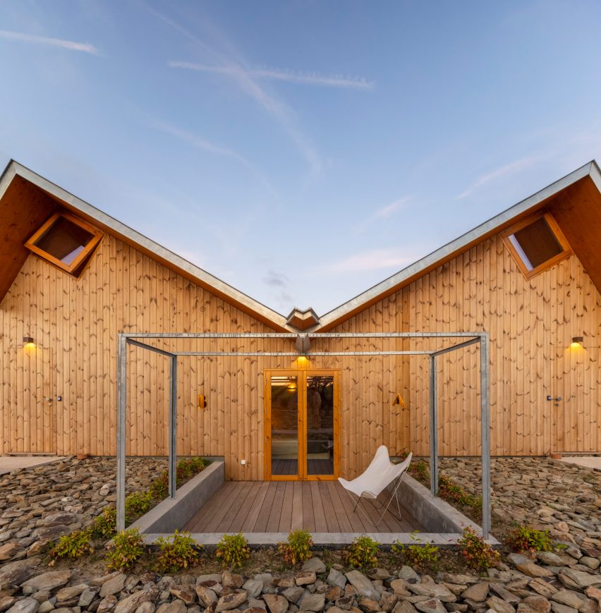 Quinta da Faísca apartments by Carlos Castanheira