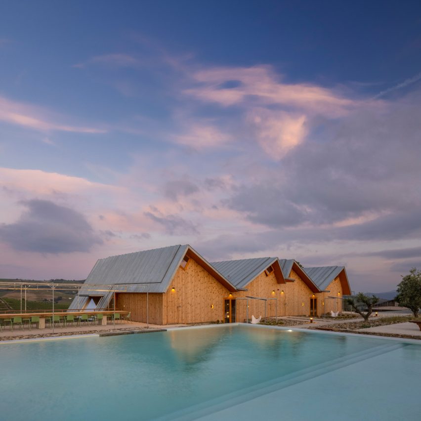 Quinta da Faísca apartments by Carlos Castanheira