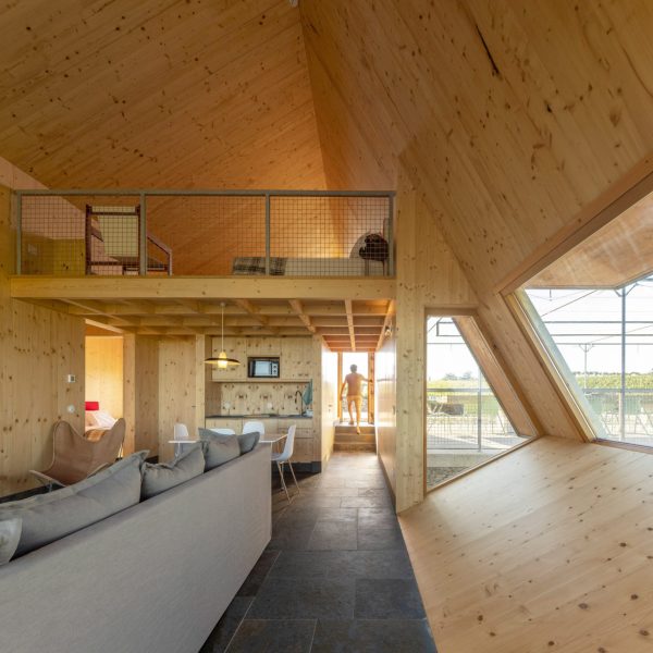 Angular roofline and balconies at Quinta da Faísca apartments by Carlos Castanheira