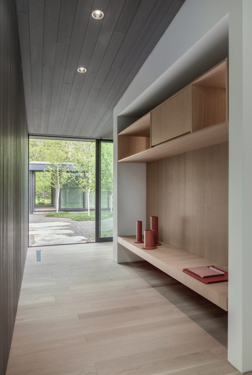 Roxbury House by Desai Chai Architecture