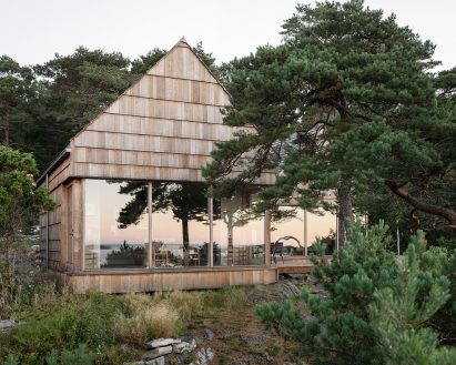 Facade of Saltviga House by Kolman Boye Architects