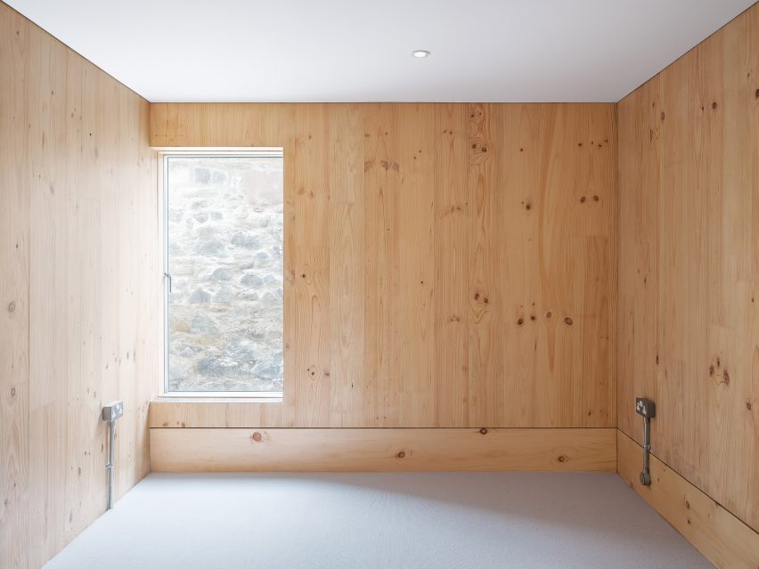 Interior of Simon Square apartments by Fraser/Livingstone