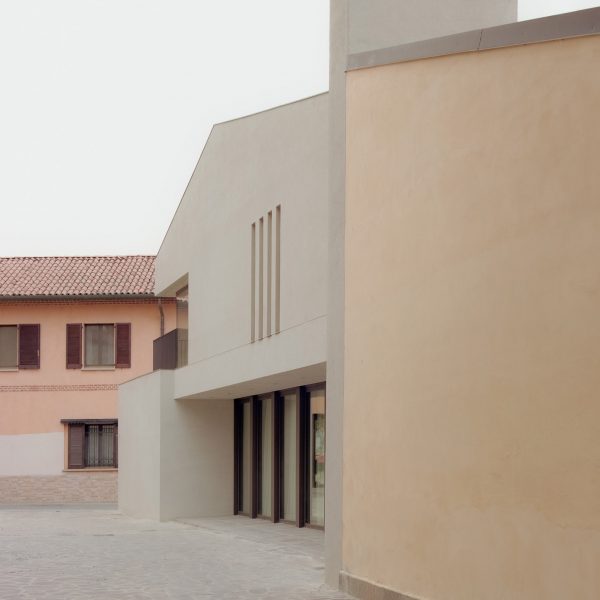 Exterior of Casa SM by Form_A