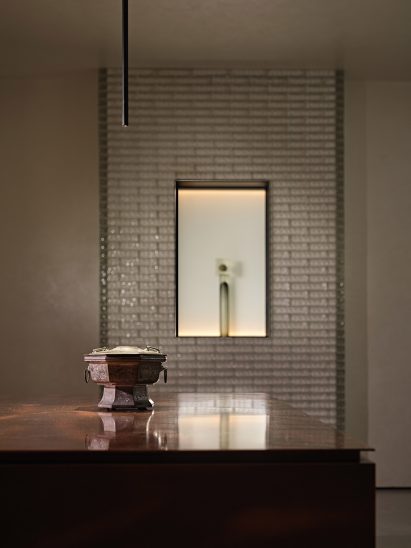 Glass-brick niche in the Gud restaurant by Studio8