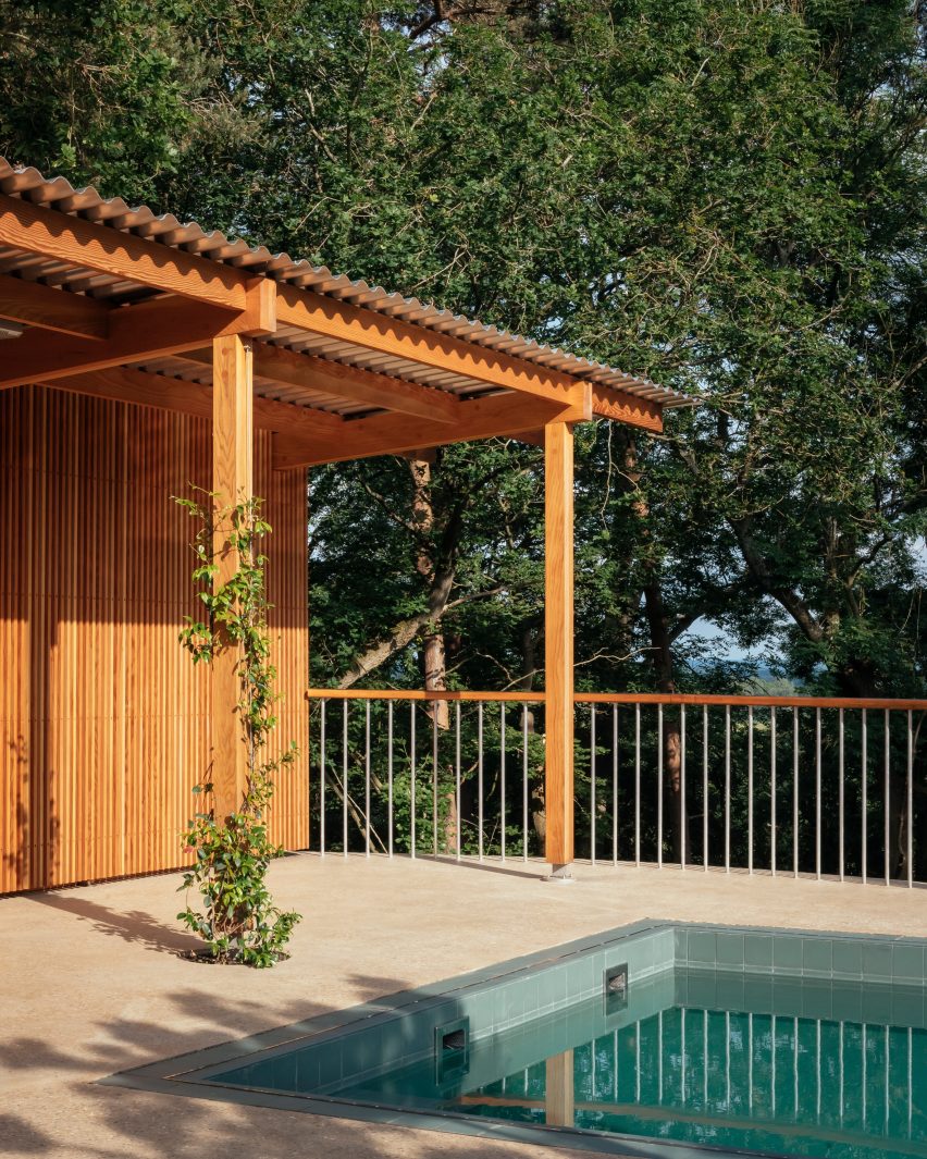 Pool House by Surman Weston