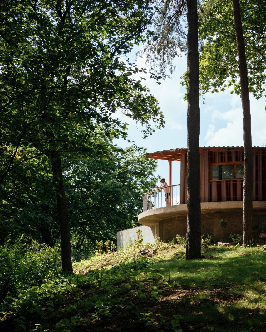 Pool House by Surman Weston