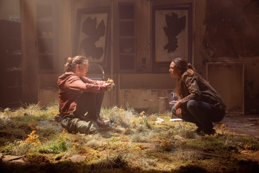 Nature takes over hotel in The Last of Us