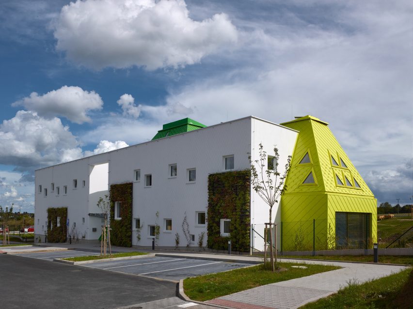 Exterior of Větrník Kindergarten in Czech Republic by Architektura