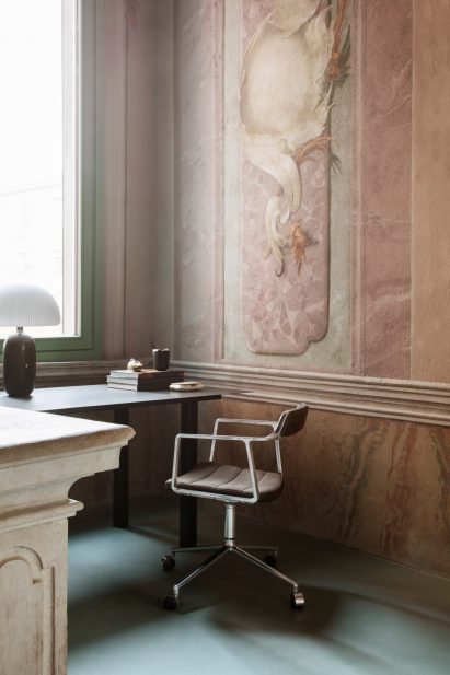 Desk space with Monti Edition chair
