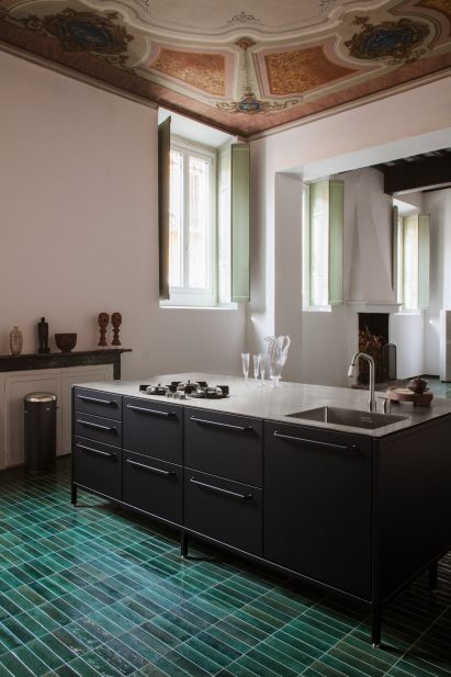 Black kitchen island counter with Italian palazzo