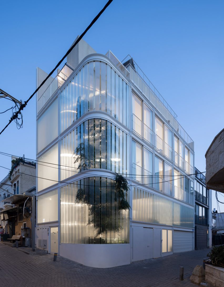 Y/K Building by Paritzki & Liani Architects