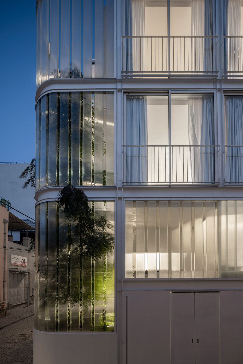 Y/K Building by Paritzki & Liani Architects