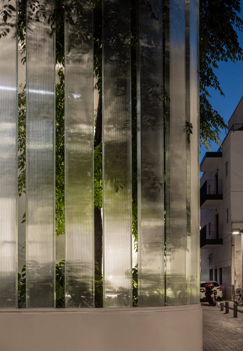 Y/K Building by Paritzki & Liani Architects