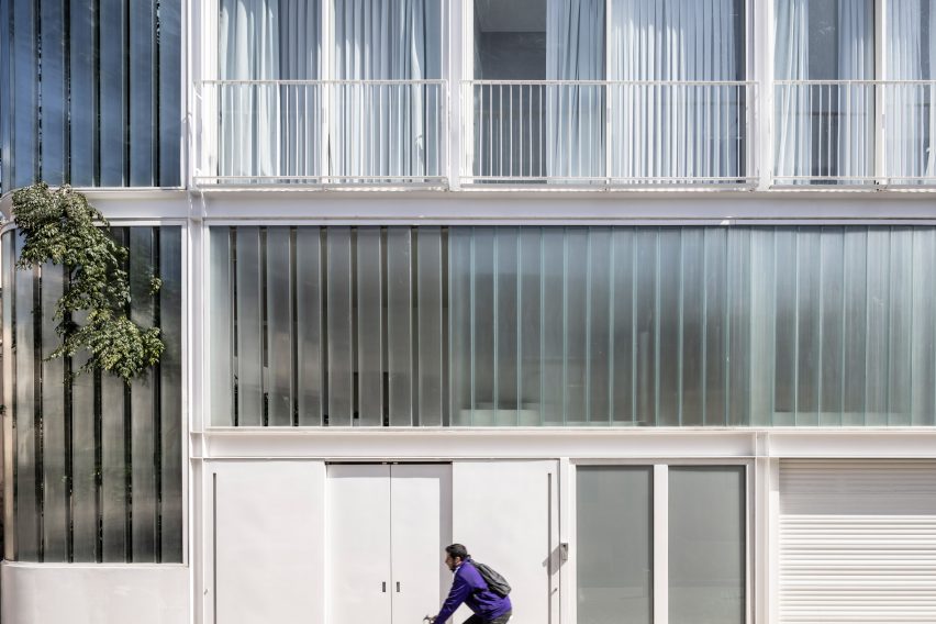 Y/K Building by Paritzki & Liani Architects